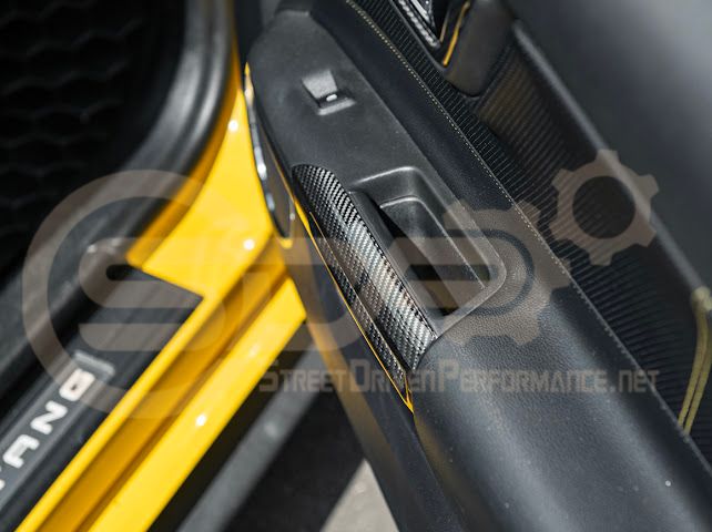 2024-UP FORD MUSTANG S650 | CARBON FIBER SIDE DOOR ARMREST PANEL TRIM COVER